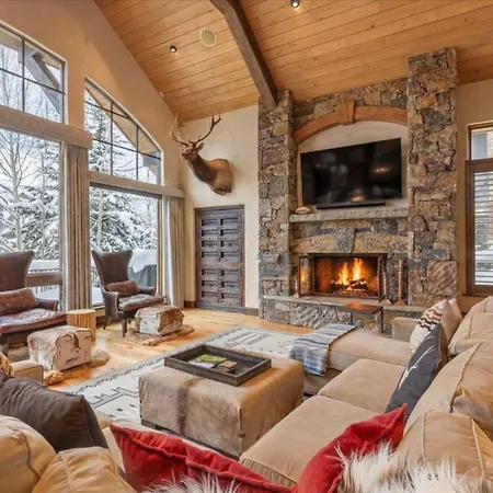 Holiday home Luxury Retreat Hot Tub And Mountain View