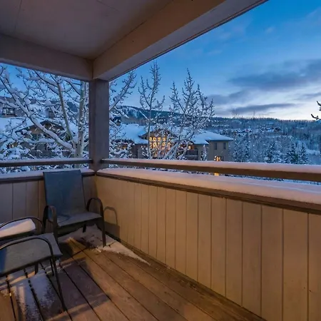 In Out With Hot Tub And Mountain View Holiday home