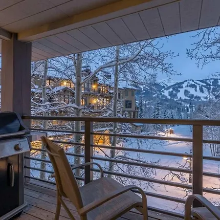 Holiday home In Out With Hot Tub And Mountain View *