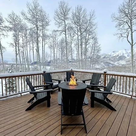 Luxury Mountain Retreat With Hot Tub And Views *