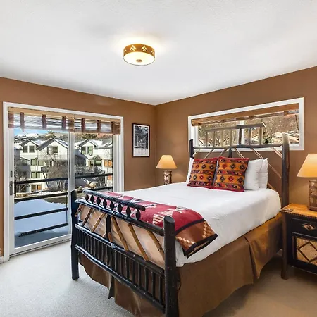 Apartment Trip Value! Walk Everywhere, Hot Tub, Floor Telluride