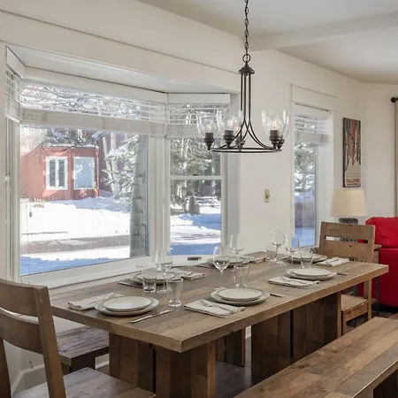 Smuggler Mine - Modern Pet Friendly Retreat Near Slopes *