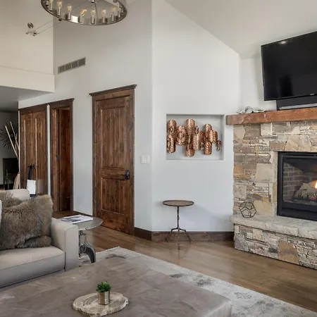 The Veranda At Trails Edge - Penthouse Views And Access! Apartment *