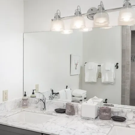 Smuggler Mine - Modern Pet Friendly Retreat Near Slopes Apartment