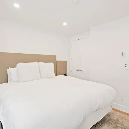 Riverside A03 Apartment *