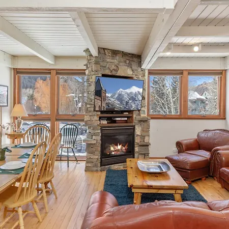 Town Trail Retreat Patio Lift 7 Hot Tubs 3br 2ba Sleeps 8 *