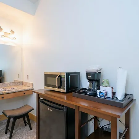Bear Creek 303c Hotel