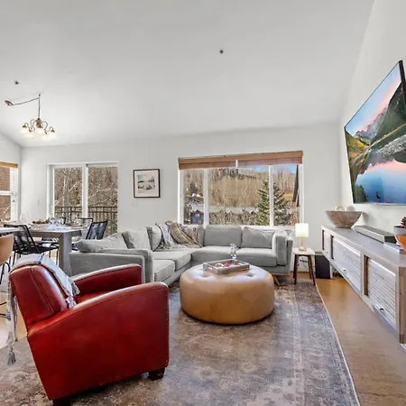 Holiday home Mountain Village Escape - Walk To Slopes & Views