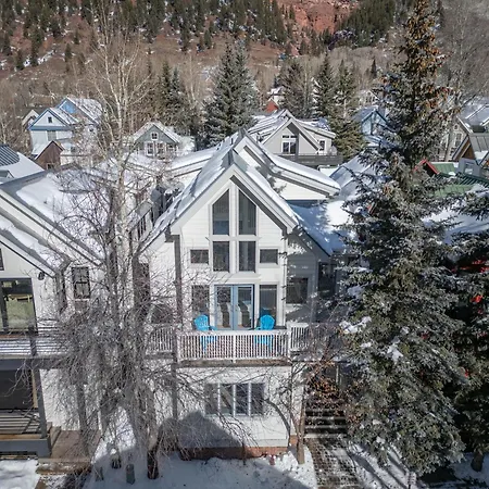 445 West Depot - Elevated Comfort Villa *