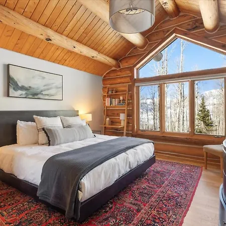 Scenic Escape - Private Deck Designer Interiors Holiday home
