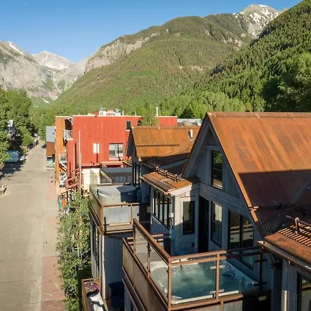 Downtown - Near Gondola Holiday home