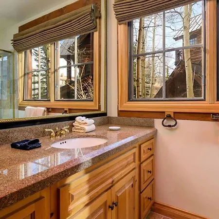 Forever 103 Holiday home