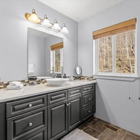 Mountain Village Escape - Walk To Slopes & Views Holiday home Telluride