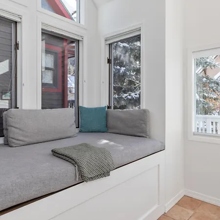 Villa 445 West Depot - Elevated Comfort