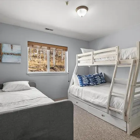 Mountain Village Escape - Walk To Slopes & Views Holiday home
