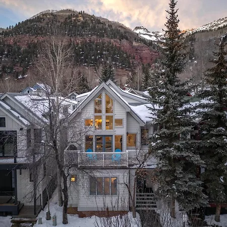 Villa 445 West Depot - Elevated Comfort