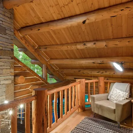 Scenic Escape - Private Deck Designer Interiors Holiday home *