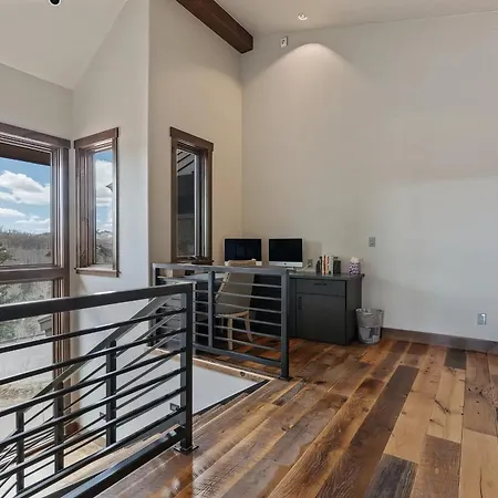 Ridge - Hot Tub, Fire Pit & Mountain View Holiday home *