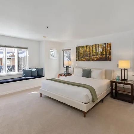 Villa 445 West Depot - Elevated Comfort