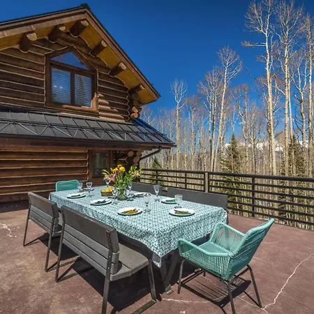 Scenic Escape - Private Deck Designer Interiors Holiday home *