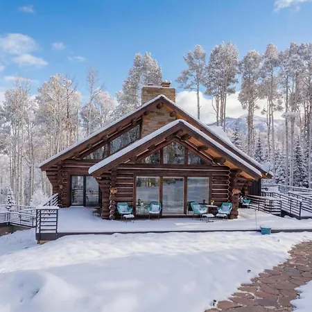 Holiday home Scenic Escape - Private Deck Designer Interiors *