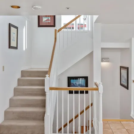 Villa 445 West Depot - Elevated Comfort *