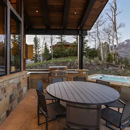 Holiday home Ridge - Hot Tub, Fire Pit & Mountain View
