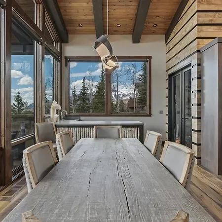 Ridge - Hot Tub, Fire Pit & Mountain View Holiday home