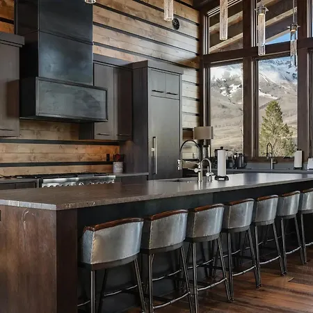 Ridge - Hot Tub, Fire Pit & Mountain View *