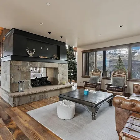 Ridge - Hot Tub, Fire Pit & Mountain View Holiday home