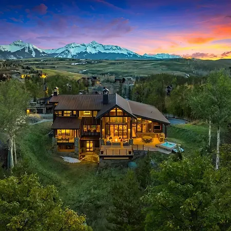 Holiday home Ridge - Hot Tub, Fire Pit & Mountain View