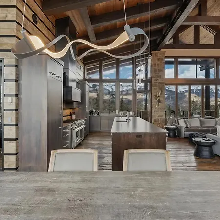 Ridge - Hot Tub, Fire Pit & Mountain View *