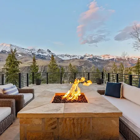Ridge - Hot Tub, Fire Pit & Mountain View Holiday home