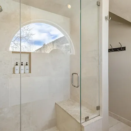 Eira House Apartment *