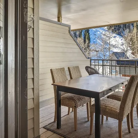 Mountain View Dream On River Trail - Hot Tub, Garage, Lift 7 In Out Apartment
