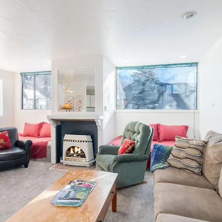 311 By Avantstay Holiday home
