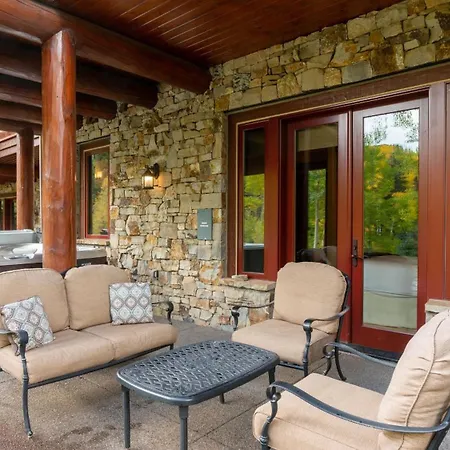 Townhome On The Creek 135 By Avantstay *