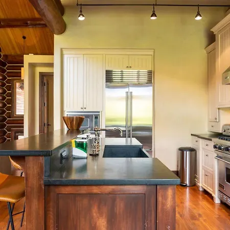 Holiday home Townhome On The Creek 135 By Avantstay *