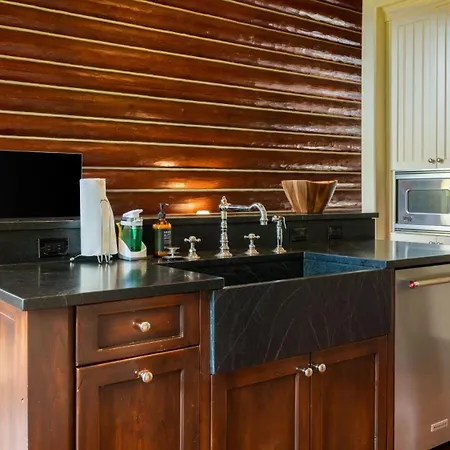 Townhome On The Creek 135 By Avantstay *