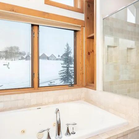 Adams Ranch Retreat By Avantstay