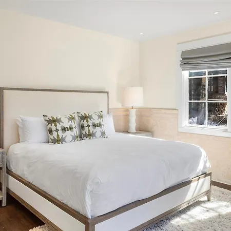 New! Chic European Style Cabin, Short Walk To Telluride