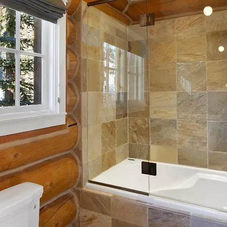 New! Chic European Style Cabin, Short Walk To * Telluride