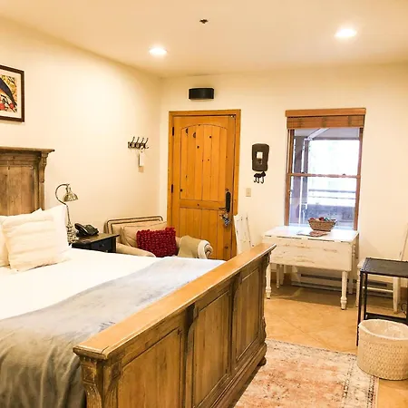 Bear Creek 111b Hotel *