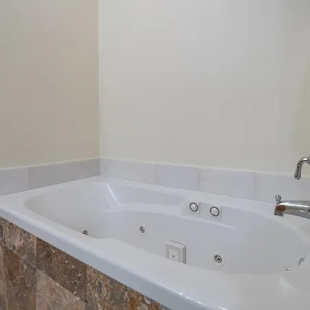 Bear Creek 303b Hotel *