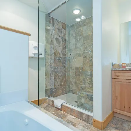Hotel Bear Creek 212b