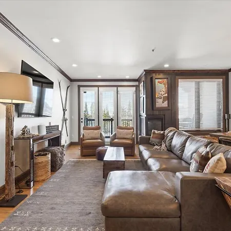 Mtn Village Retreat - Balcony Views & Steam Shower Holiday home *