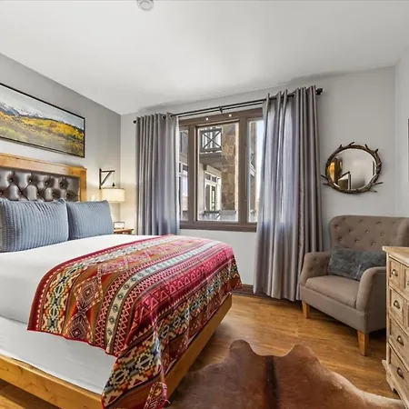 Mtn Village Retreat - Balcony Views & Steam Shower Holiday home *