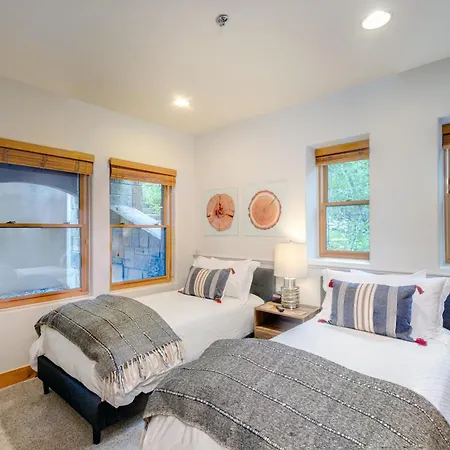 Bear Creek 201 Apartment *