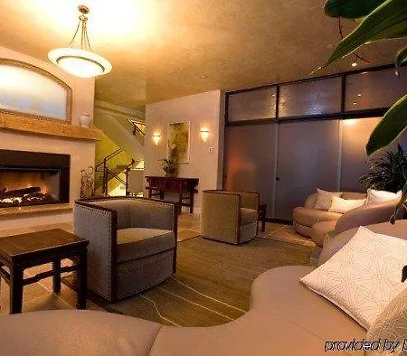 Columbia 4*