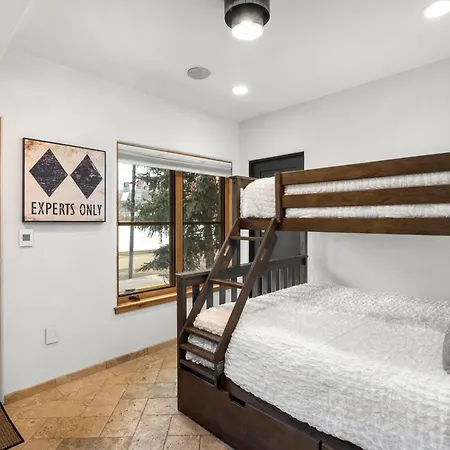 Townhouse Apartment *